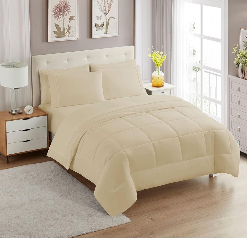 Sweet Home Collection Down Alternative Comforter All Season Warmth Full, Cream